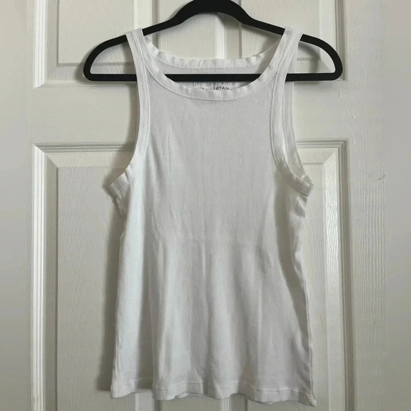 Niki Logan Jennifer Tank - Picture 3 of 7